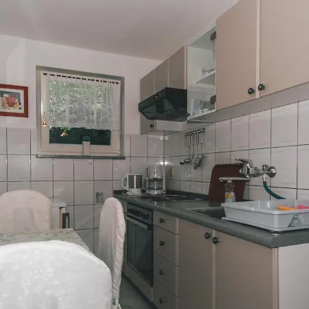 Apartman Knezevic With Pool